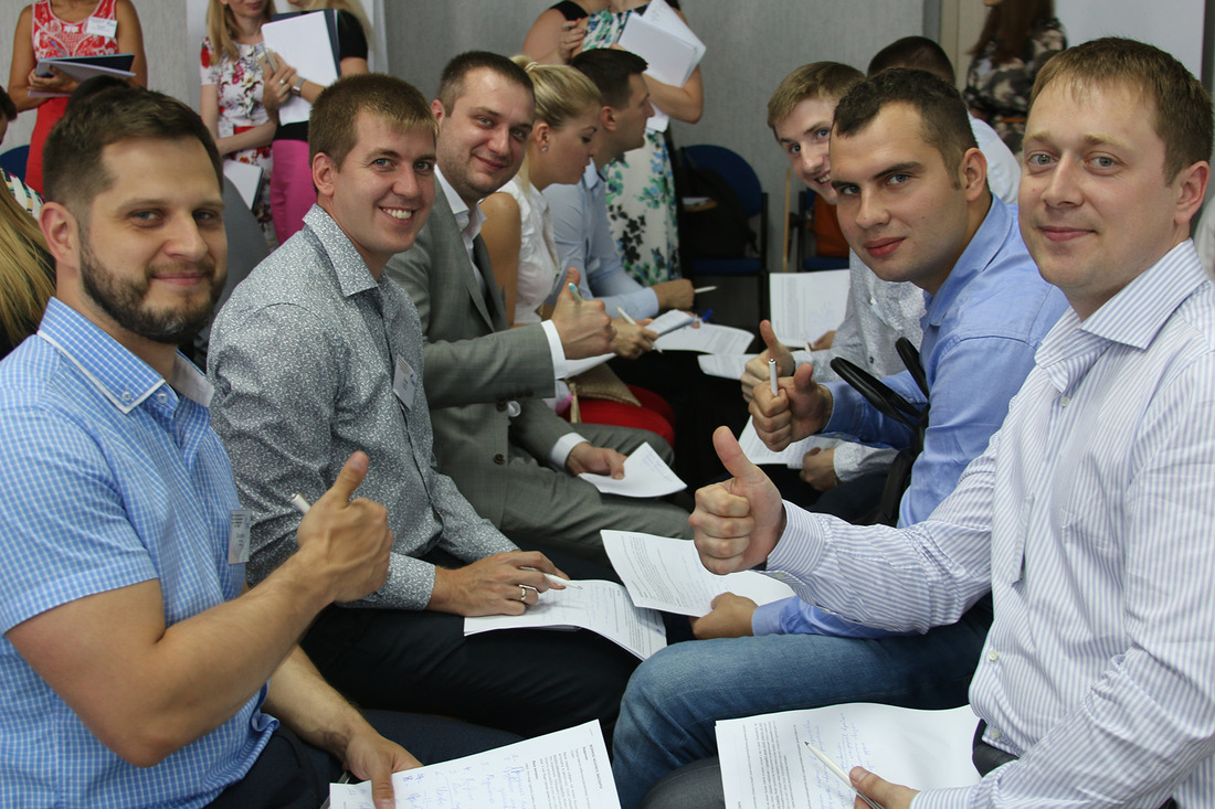Обсуждение планов развития совета молодых специалистов делегатами конференции