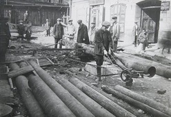 Подготовительные работы к монтажу труб в Елецком переулке 1930 год